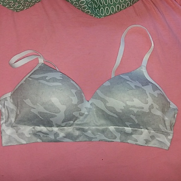 No boundaries grey camo bra - Picture 2 of 2